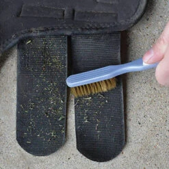 Cashel Velcro Brush -Horse Supply Store l cashel velcro brush 94729.1581452488.1280.1280